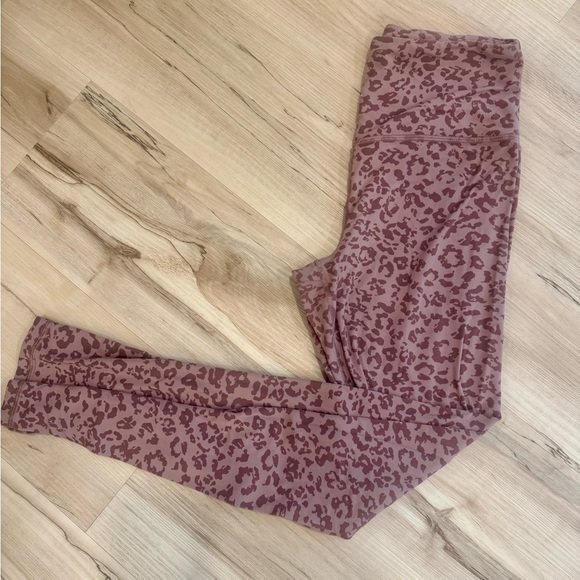 Athleta Women’s Leopard Print High Rise Leggings Size Small - Picture 2 of 5